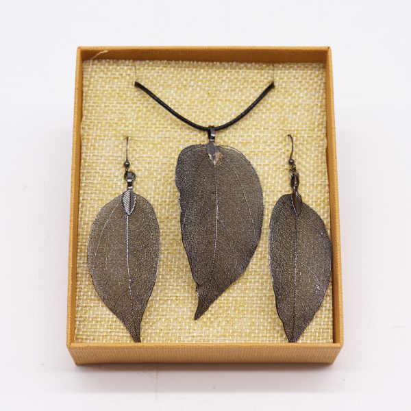 Pewter Bravery Leaf Necklace & Earring Set - Image 2